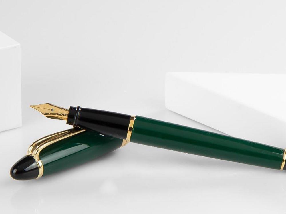 Aurora Ipsilon Fountain Pen, Resin, Gold trim, b11v