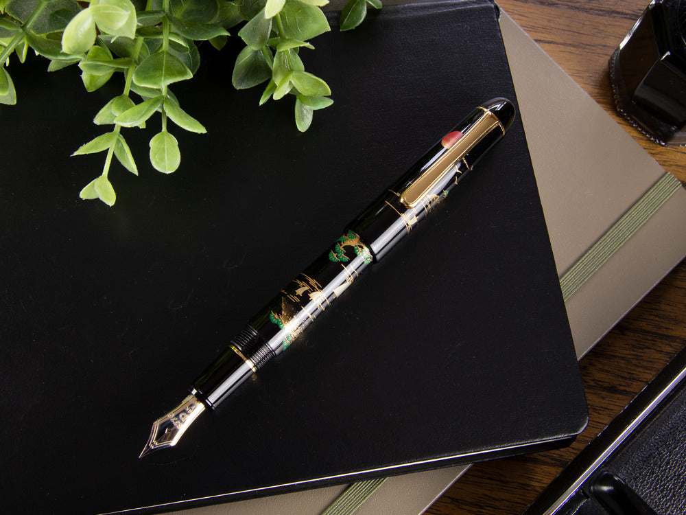 Platinum Urushi Maki-e Sansui Fountain Pen, Resin and urushi lacquer