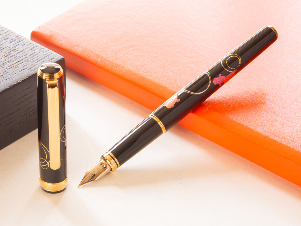 Platinum Kanazawa Maki-e Gold Fish F. Pen, Resin and urushi lacquer