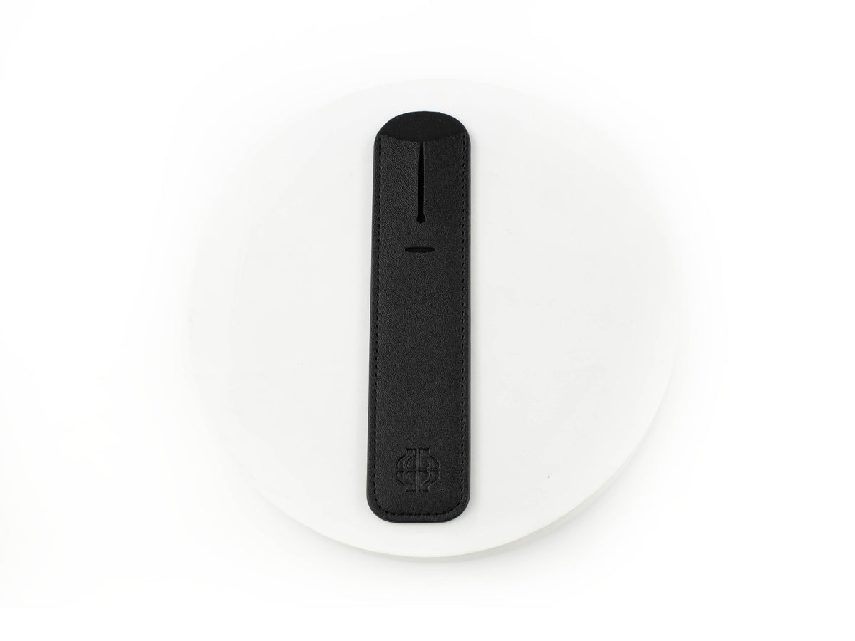 Iguana Writing Pouch Black