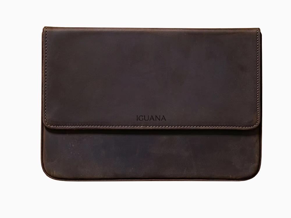 Iguana Pen Case Brown, 12 Writing Items