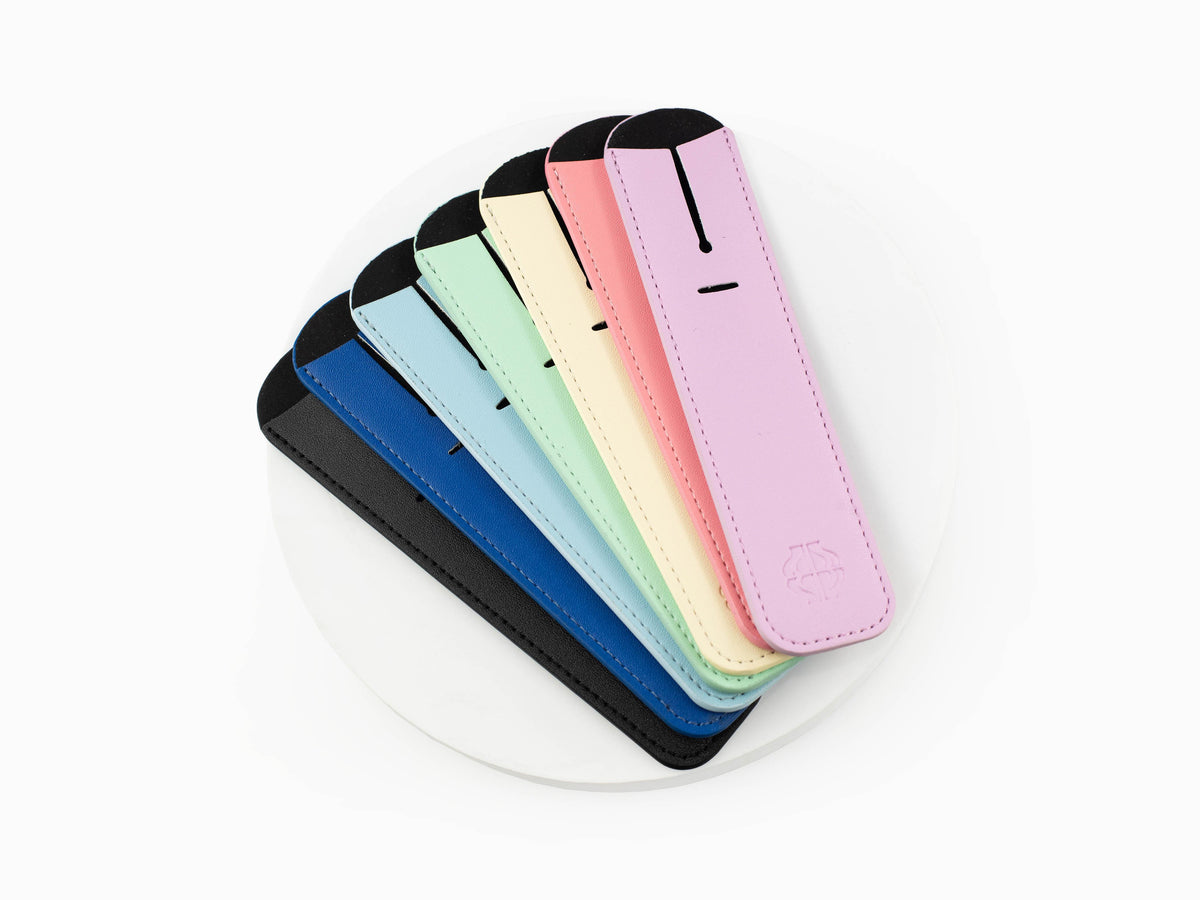 Iguana Writing Pouch Lavender