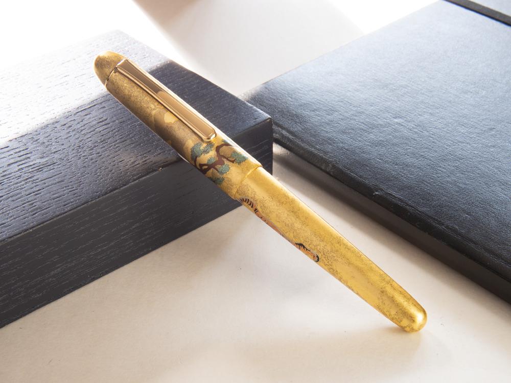 Platinum Kanazawa Maki-e Matsu-Tora Fountain Pen, PNB-35000H-55