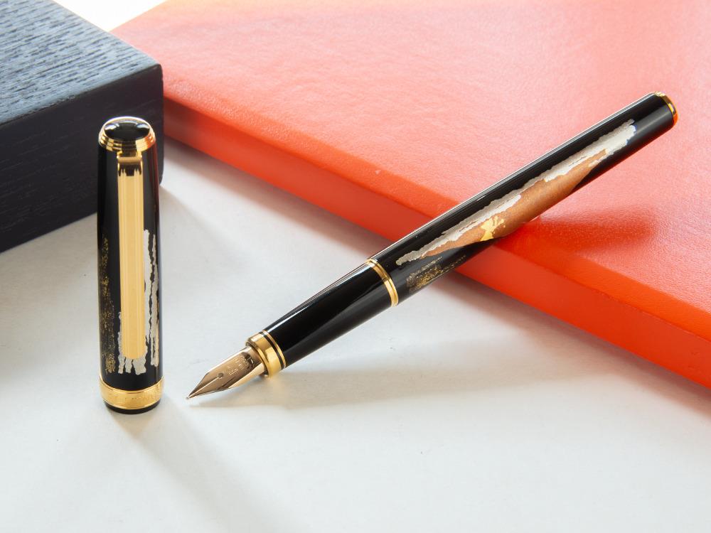 Platinum Kanazawa Maki-e Red Mt. Fuji Fountain Pen - Iguana